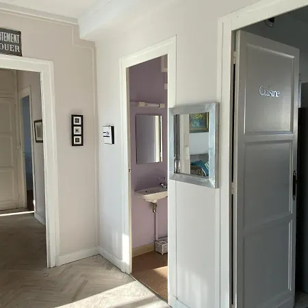 2 Etoiles Lumineux En Centre-ville De Royan, Pres Des Plages Et Marche - Fr-1-539-14 Apartment