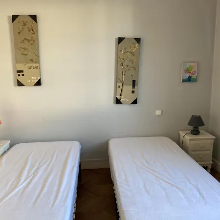 Apartment 2 Etoiles Lumineux En Centre-ville De Royan, Pres Des Plages Et Marche - Fr-1-539-14 *