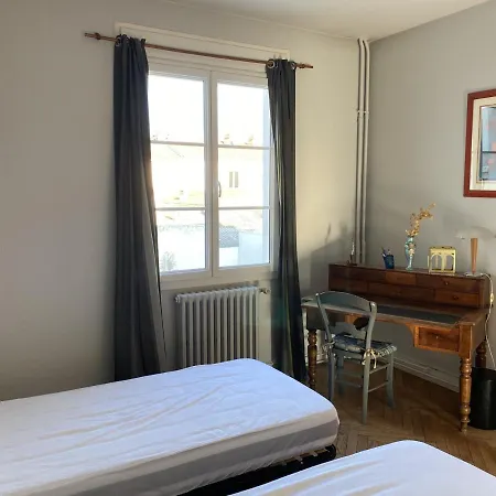 Apartment 2 Etoiles Lumineux En Centre-ville De Royan, Pres Des Plages Et Marche - Fr-1-539-14 *