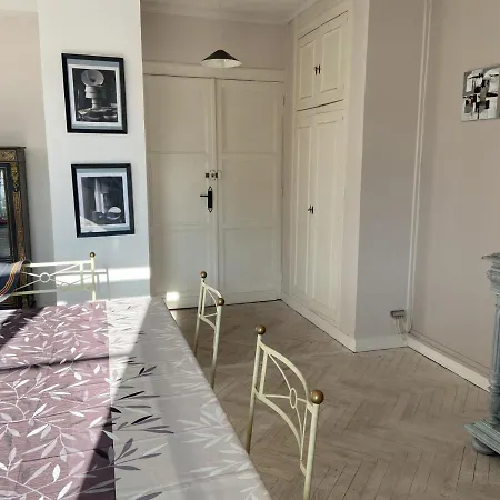 Apartment 2 Etoiles Lumineux En Centre-ville De Royan, Pres Des Plages Et Marche - Fr-1-539-14